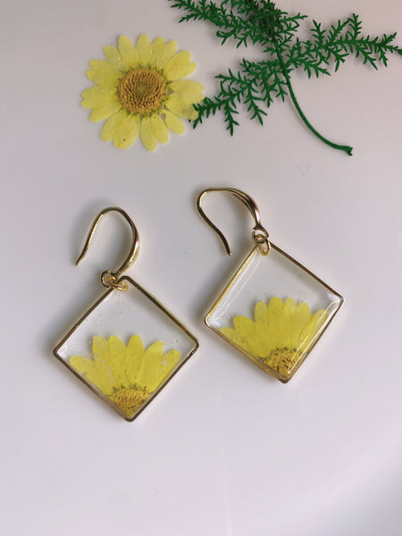 Chrysanthemum Handmade Dried Flower Resin Earrings |  Gold Earrings |  Valentines and Lover's Gift |   Real Flower |   Handmade item