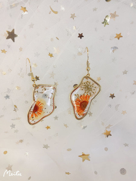 Minimalist Floral Earrings | Uneven Shape Earrings | Real Flowers in Resin Handmade Jewelry | bridals gift | Gift for Mom | Golden SunFlower